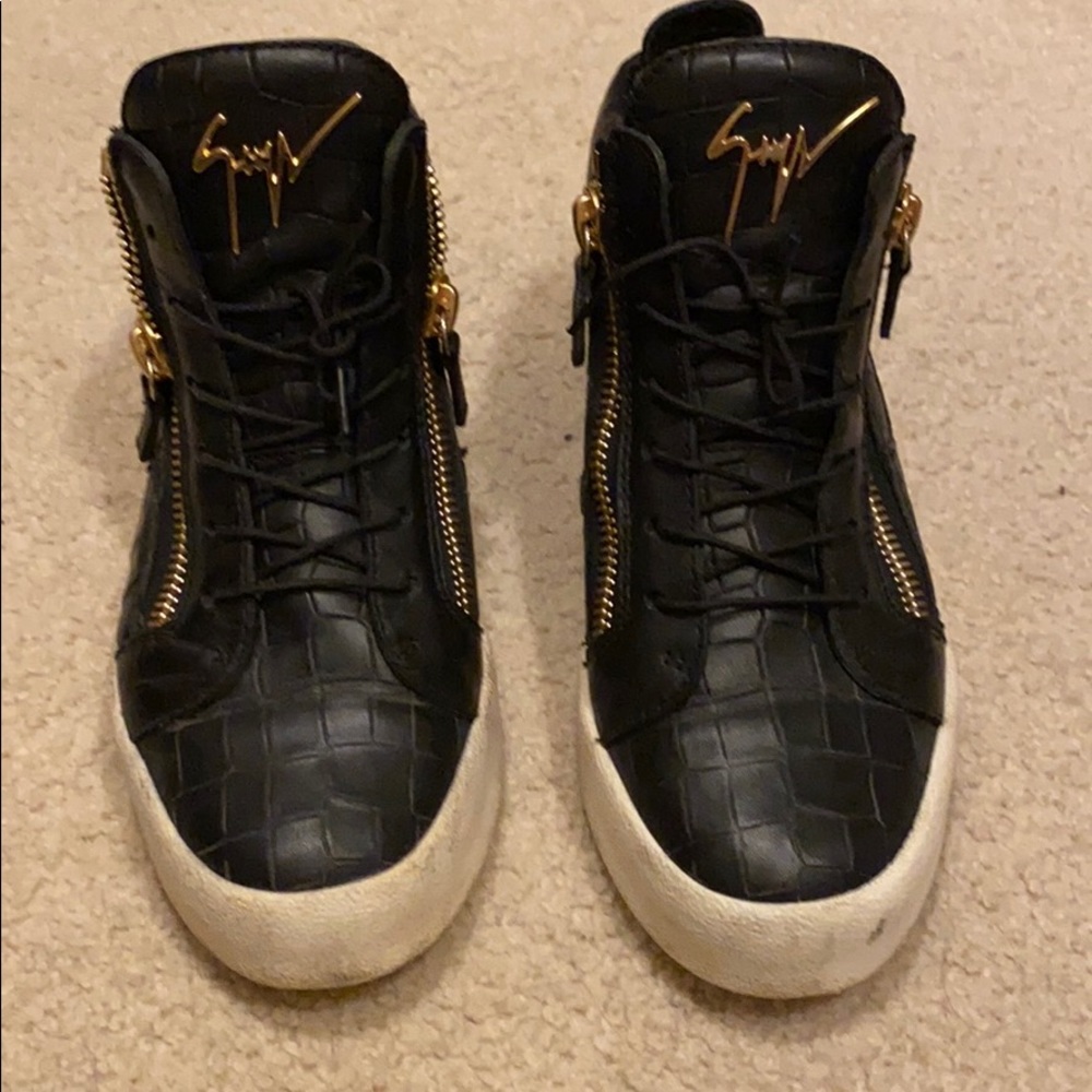 Used women’s authentic Giuseppe Zanotti sneakers
